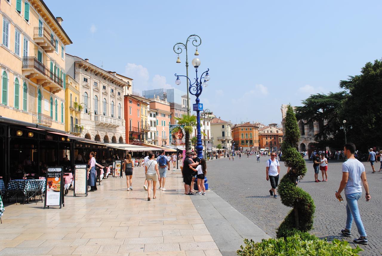 Dreaming Piazza Bra Rooms Verona Luaran gambar